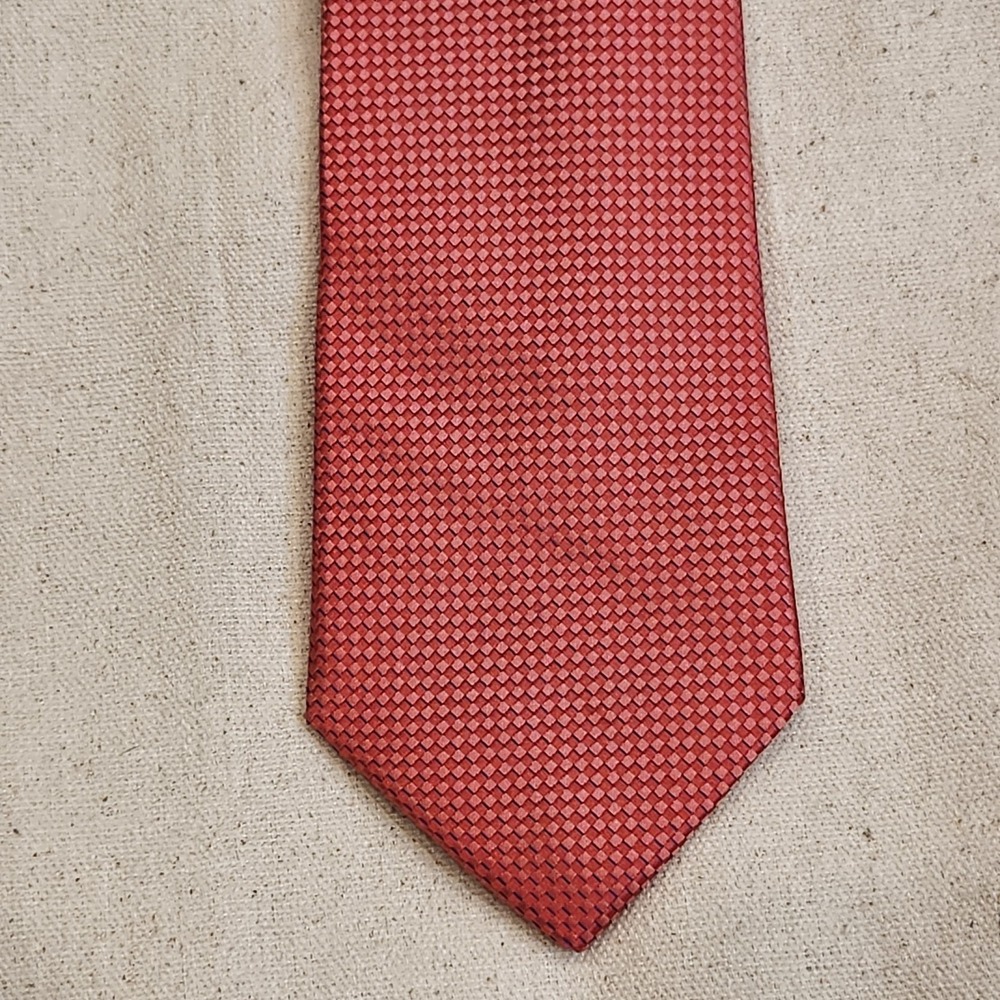 Michael Kors Men's Red Textured Silk Neck Tie